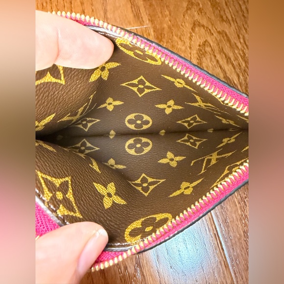 LV Neverfull BB Pouch in Rose Pondicherry - Picture 6 of 6